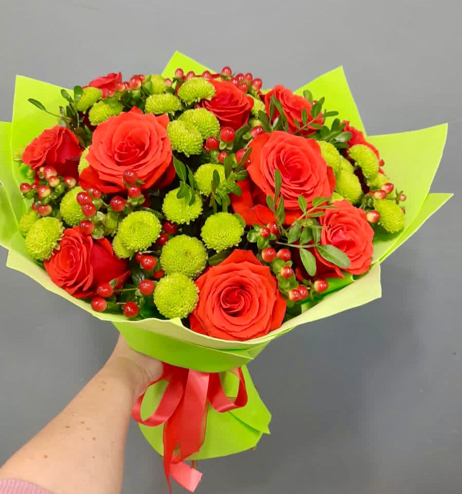 Букет цветов из: Хризантемы и Розы в Ваче