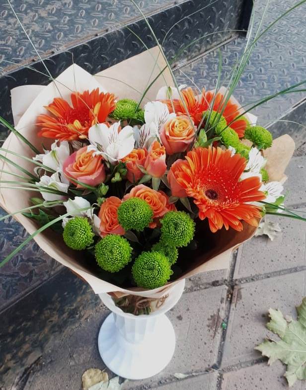 Букет цветов из: Герберы, Хризантемы, Альстромерии и Розы в Ваче