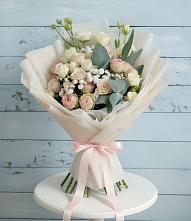 Букет цветов из:  Розы и Лизиантусы в Ваче