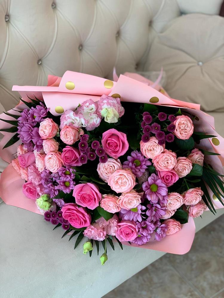 Букет цветов из: Хризантемы, Розы и Лизиантусы в Ваче