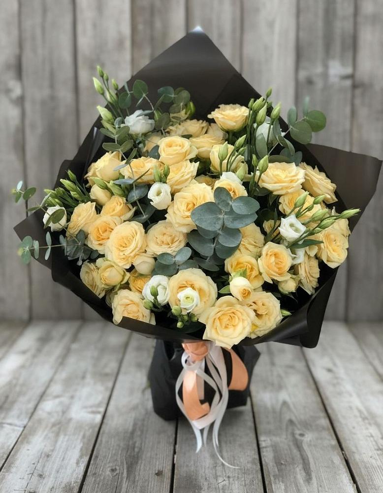 Букет цветов из: Розы и Лизиантусы в Ваче