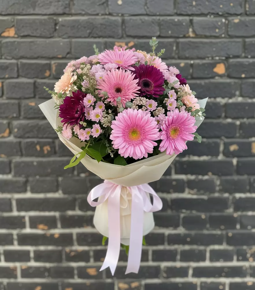 Букет цветов из: Герберы и Хризантемы в Ваче
