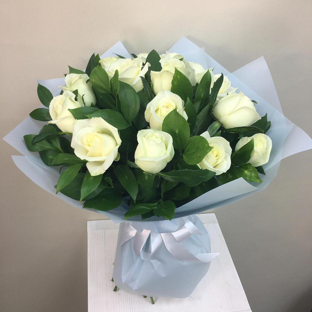 Букет 15 Белых роз Проуд в Ваче