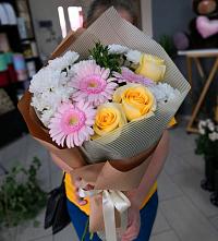 Букет цветов из:  Герберы, Розы и Хризантемы в Ваче