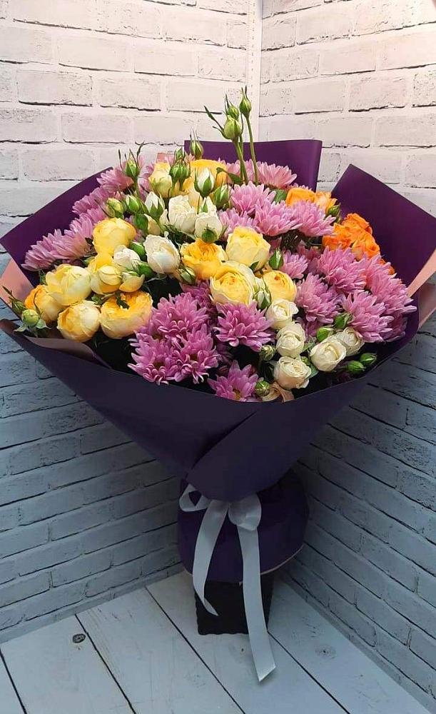 Букет цветов из: Хризантемы и Розы в Ваче