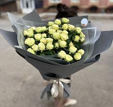 Букет Белые кустовые розы Солинеро в Ваче