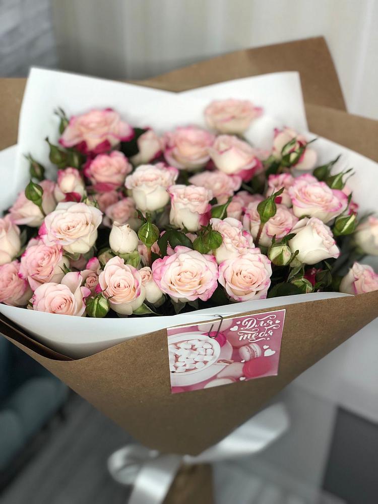 Букет цветов из: Розы в Ваче