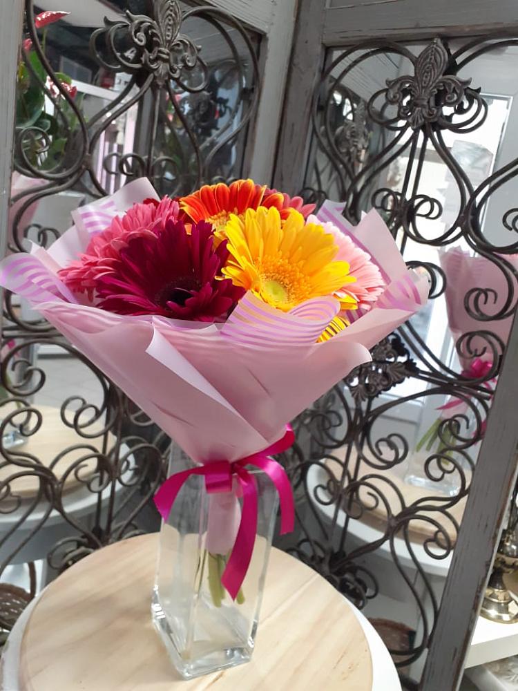 Букет цветов из: Герберы в Ваче