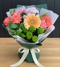 Букет цветов из:  Гвоздики, Розы, Герберы и Хризантемы #REPLACE_PRED# Ваче