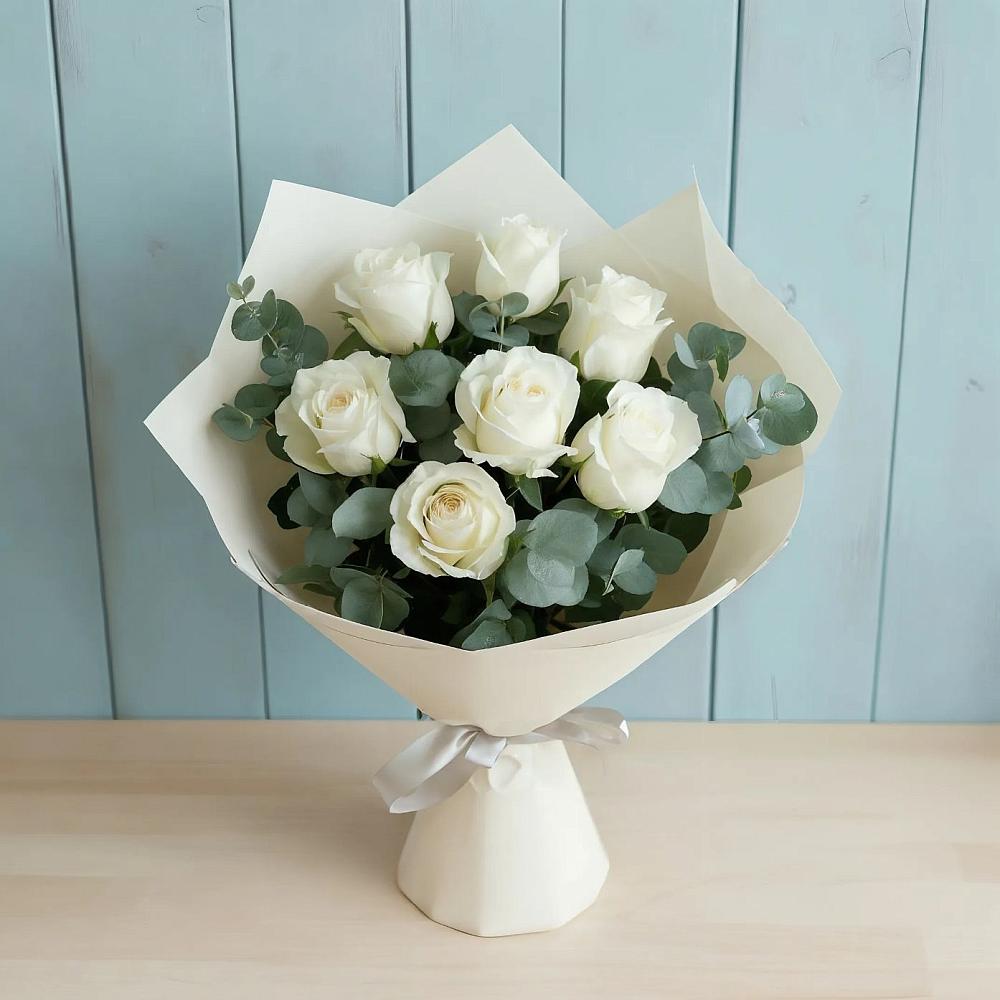 Букет Белые розы в Эвкалипте в Ваче