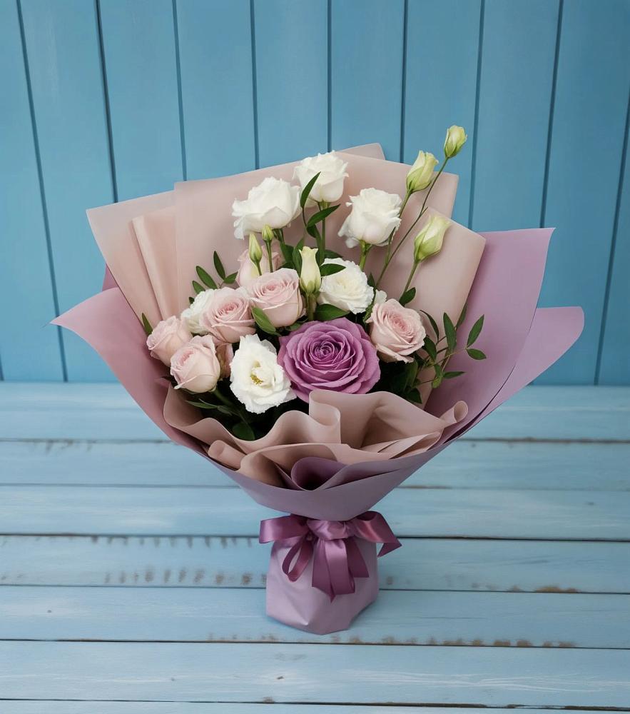 Букет цветов из: Розы и Лизиантусы в Ваче